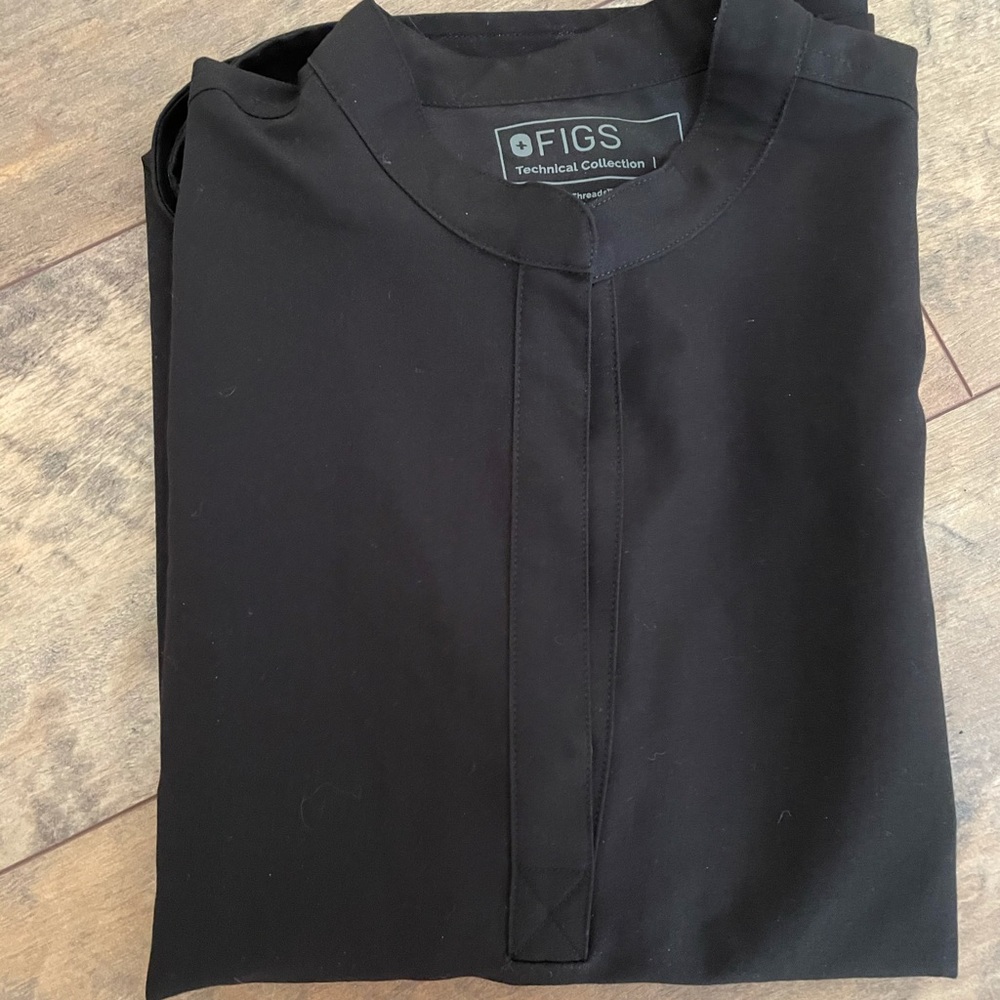 Women’s dig scrub top oversized fit